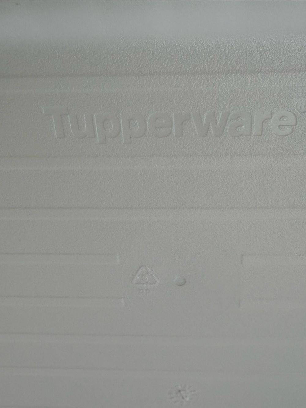 Tupperware Bread Box - Picture 4 of 4